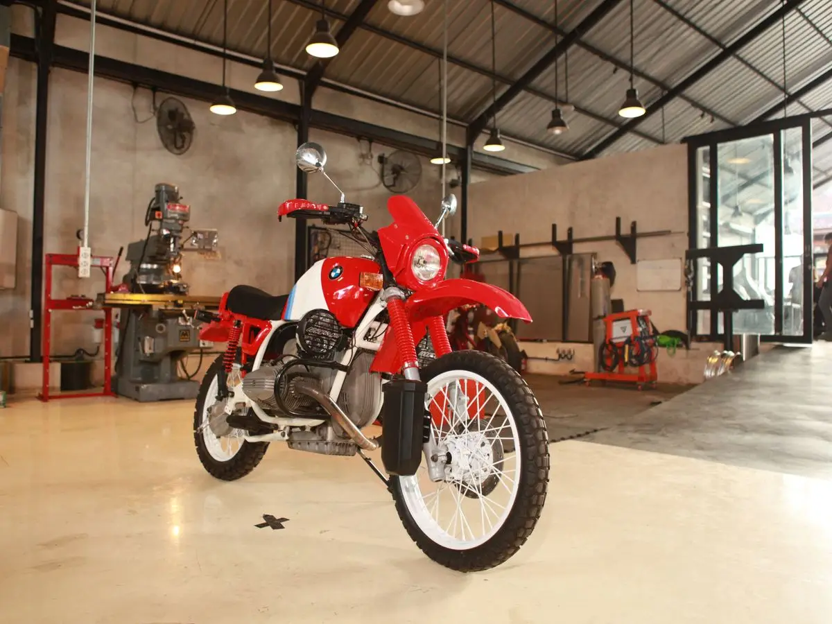 The finished R80 G/S in the workshop